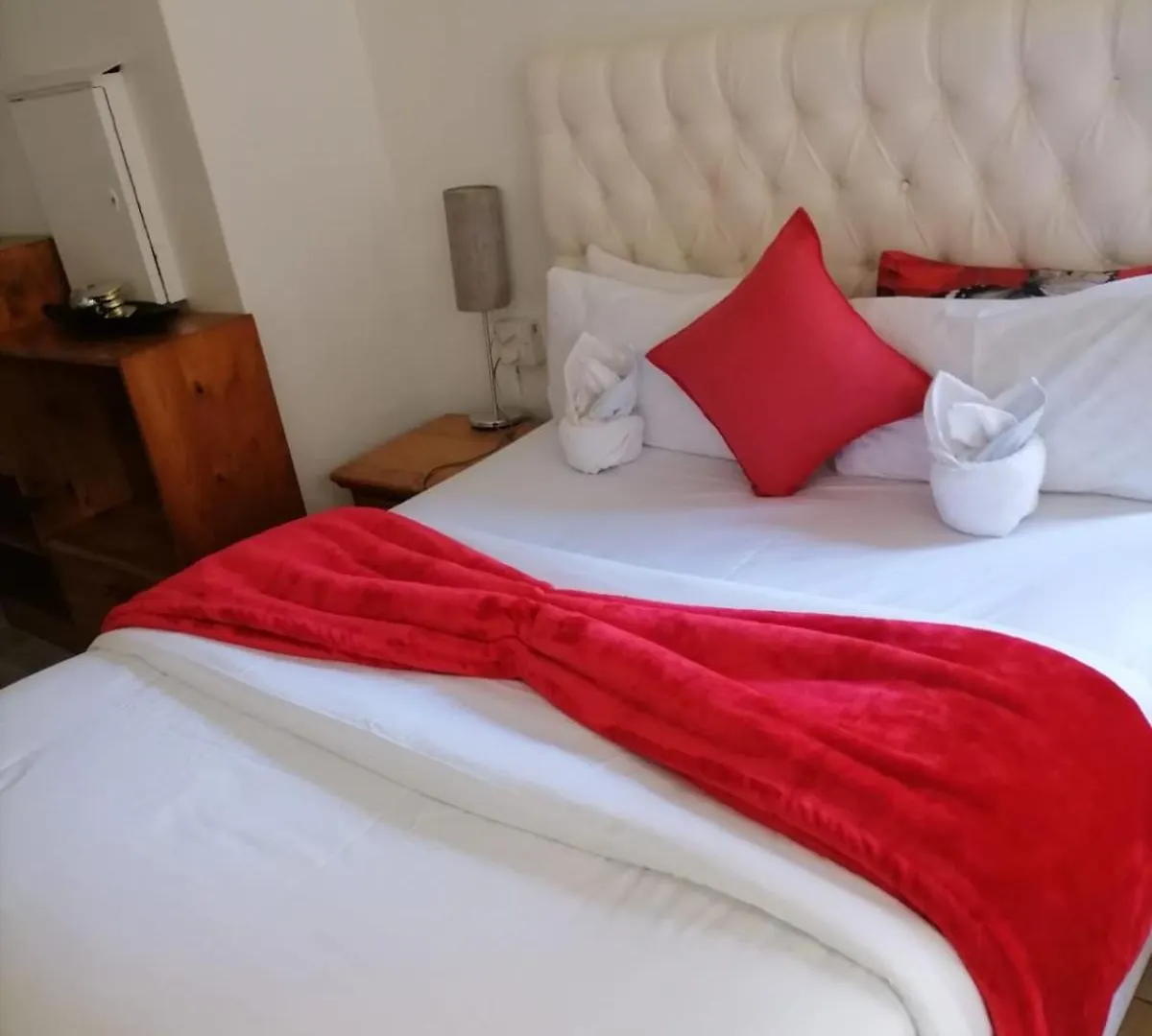 Neo & Ruks Guest House Boston Belleville Bellville